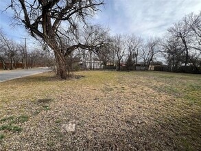 1721 N Ross Ave in Sherman, TX - Building Photo - Building Photo