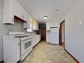 1946 Cottage Ave E in St. Paul, MN - Building Photo - Building Photo