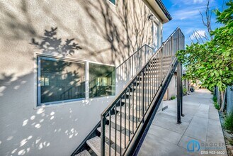 11845 Hamlin St in Los Angeles, CA - Foto de edificio - Building Photo