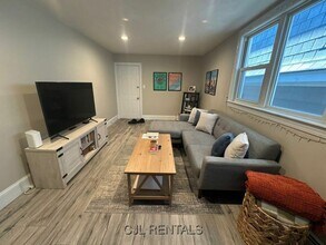 63 Falcon St in Boston, MA - Building Photo - Building Photo