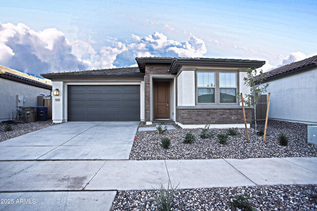 property at 977 W Finch Dr