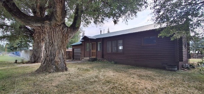 property at 711 N Boulevard St