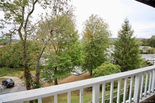 25 Lexington Hills Rd in Harriman, NY - Building Photo - Building Photo