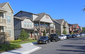 The Station on Alafaya in Oviedo, FL - Foto de edificio - Building Photo