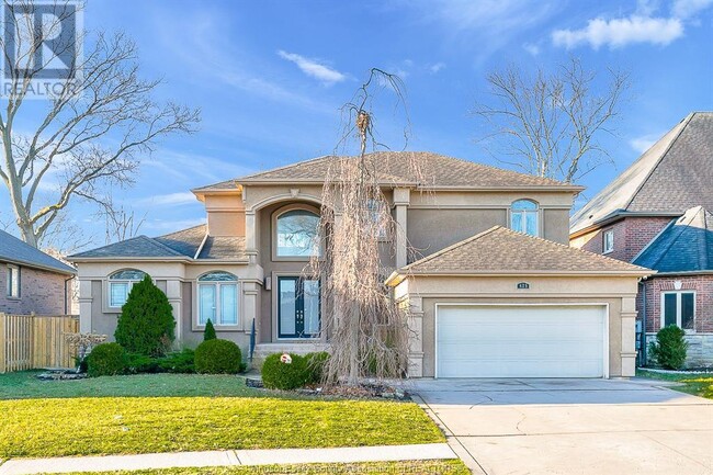425 Country Club Dr