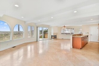 1701 S Crescent Ave in Los Angeles, CA - Building Photo - Building Photo