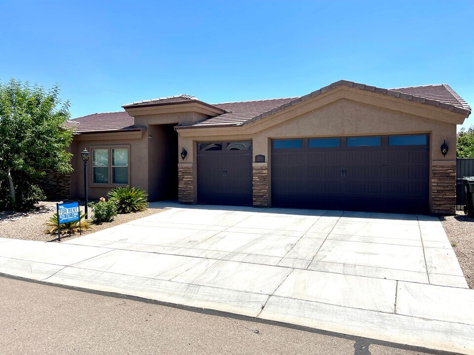 3822 Newport Cv in Kingman, AZ - Building Photo