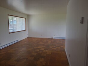 8912 Travis Dr-Unit -8912A Travis in Moses Lake, WA - Building Photo - Building Photo