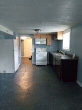 2049 N Kilpatrick Ave, Unit GDN in Chicago, IL - Building Photo - Building Photo