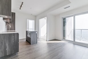 1 Yorkville Ave in Toronto, ON - Building Photo