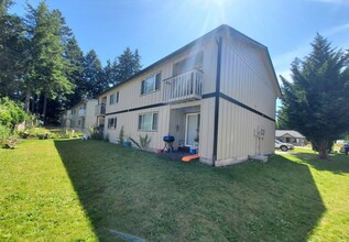 1212 East St SE in Lacey, WA - Building Photo - Building Photo