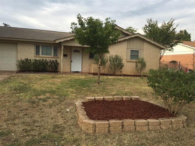 702 Jones St in Euless, TX - Building Photo