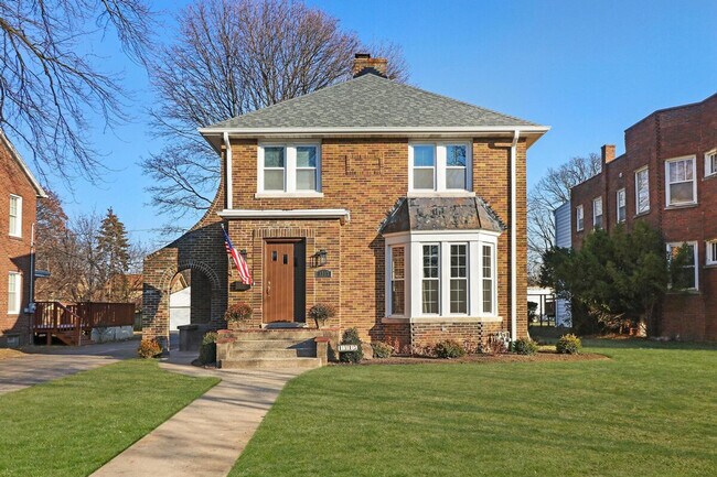 1317 N Jackson St in Waukegan, IL - Building Photo - Building Photo
