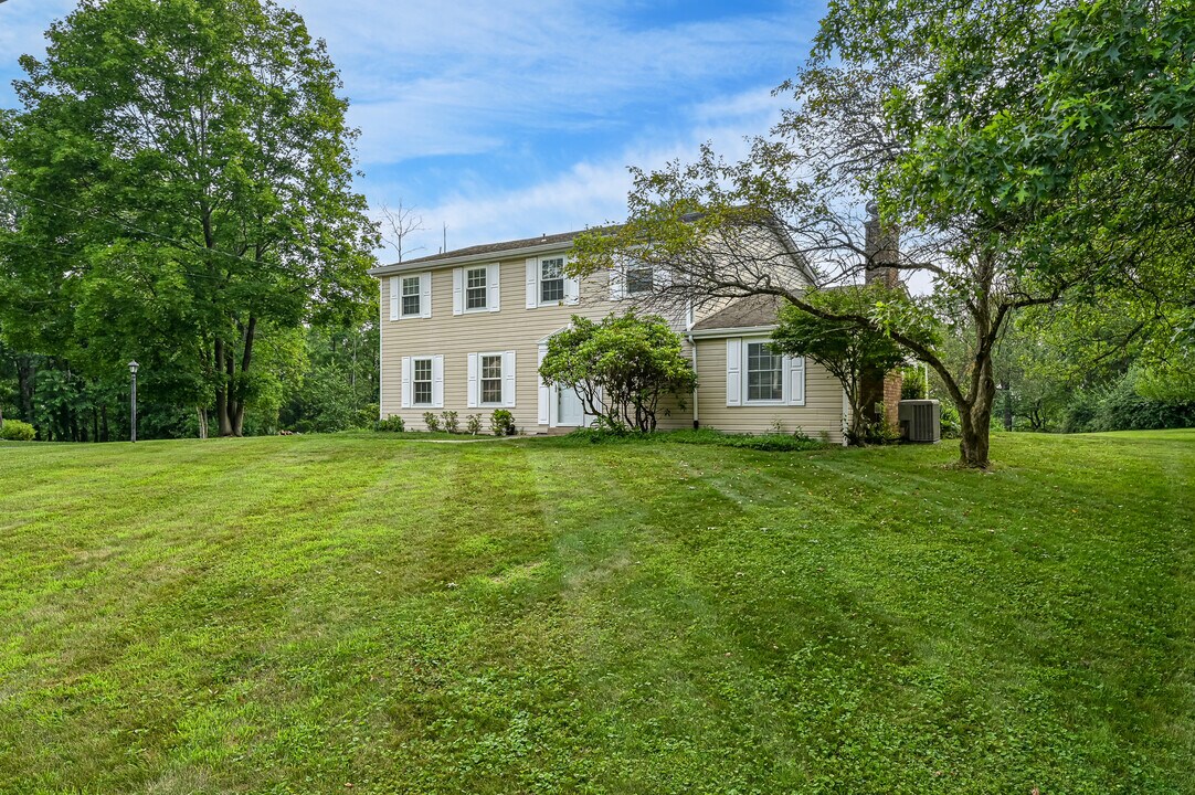 4236 Tanglewood Dr in Allison Park, PA - Building Photo