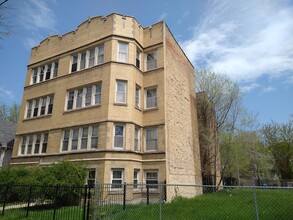 7931 S Manistee Ave in Chicago, IL - Building Photo - Primary Photo