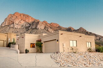 9809 N Ridge Shadow Plz in Oro Valley, AZ - Building Photo - Building Photo
