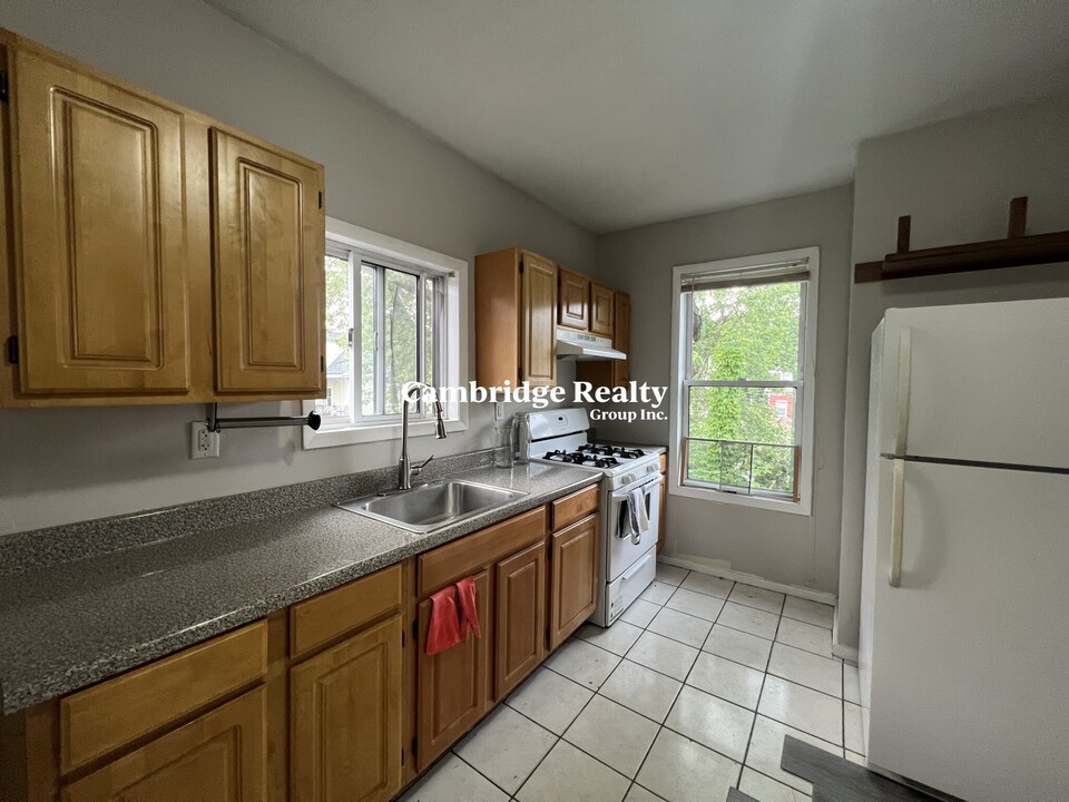 15 Hudson St, Unit 2A in Somerville, MA - Building Photo