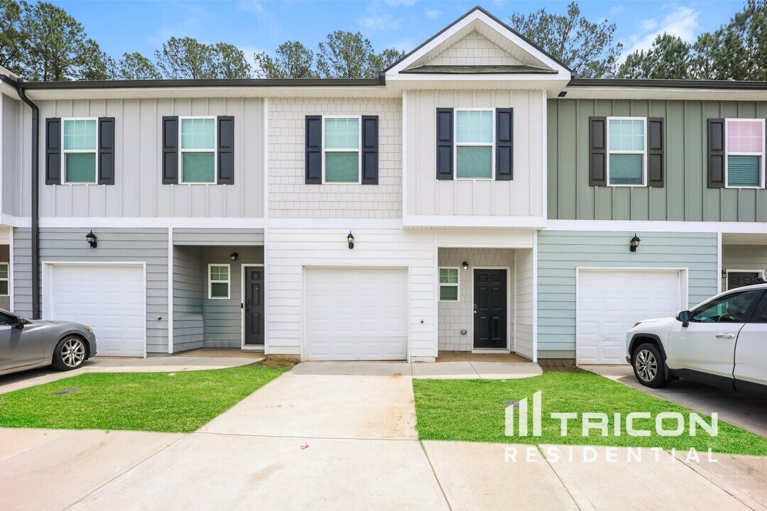4954 Lower Elm St in Atlanta, GA - Building Photo