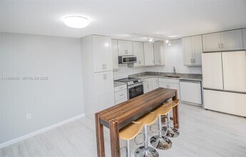 1410 14th Terrace in Palm Beach Gardens, FL - Building Photo - Building Photo