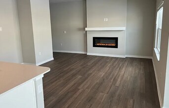 355 Ember Dr in Waukee, IA - Building Photo - Building Photo