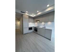 13675-1107A 107A Ave in Surrey, BC - Building Photo - Building Photo