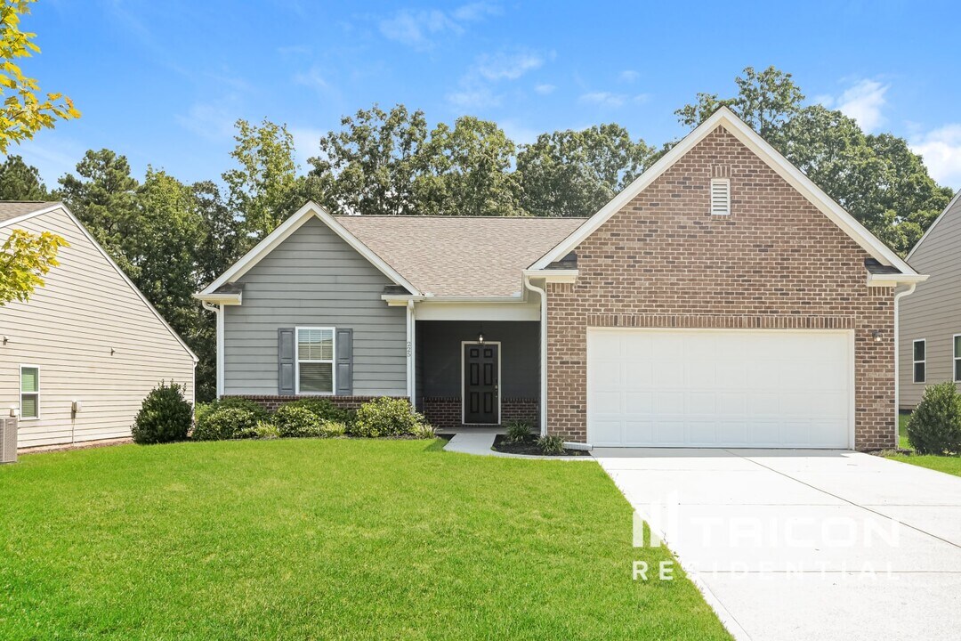 225 Sinclair Way in Between, GA - Building Photo