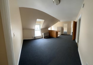 30 Loomis St, Unit 4 in Burlington, VT - Foto de edificio - Building Photo