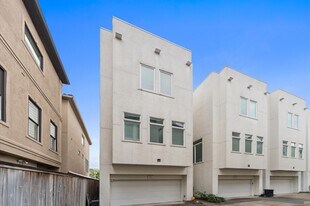 120 Pierce St in Houston, TX - Building Photo