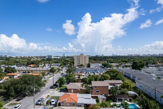 2900 NW 7th St in Miami, FL - Building Photo - Building Photo