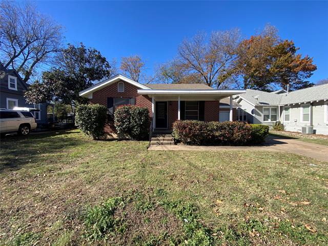 304 S Waco St in Weatherford, TX - Building Photo