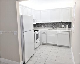 98 Fanshaw C in Boca Raton, FL - Building Photo - Building Photo