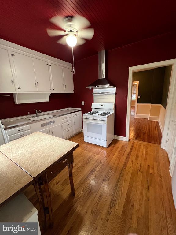 property at 4007 9th St S