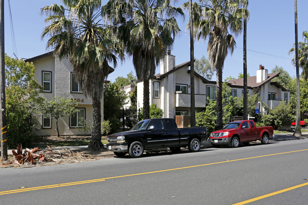 Burgundywood in Sacramento, CA - Foto de edificio