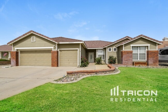property at 43317 Sawgrass Ln