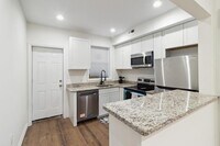 912 N Milton Ave photo'