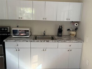 6765 SW 19th St in Miami, FL - Building Photo - Building Photo