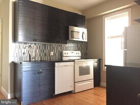 1727 S Broad St, Unit A in Philadelphia, PA - Building Photo