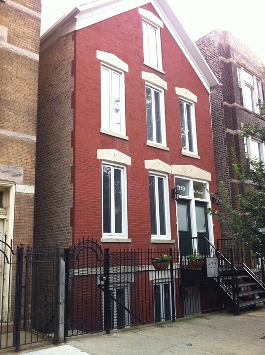 1719 W Pierce Ave in Chicago, IL - Building Photo