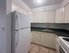 1000 9th St in Greenport, NY - Building Photo - Building Photo