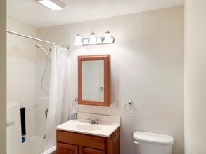 25 Greenleaves Dr in Amherst, MA - Foto de edificio - Building Photo