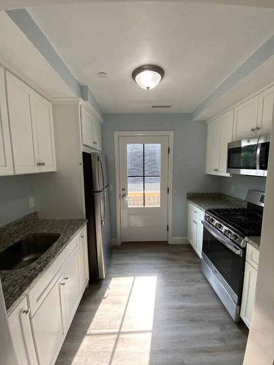 14 Summer St-Unit -1 in Bridgewater, MA - Building Photo