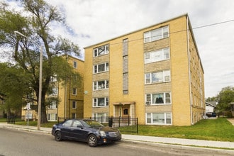 Sundance Manor in Gary, IN - Building Photo - Building Photo