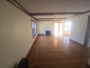 281 Lowell Ave, Unit 2 in Newton, MA - Building Photo - Building Photo