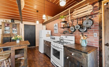 34317 N Bardill St in Bayview, ID - Foto de edificio - Building Photo