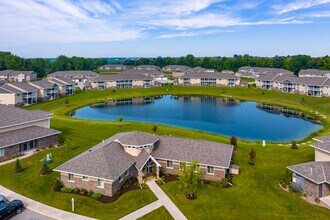 Sand Lake in De Pere, WI - Foto de edificio - Building Photo