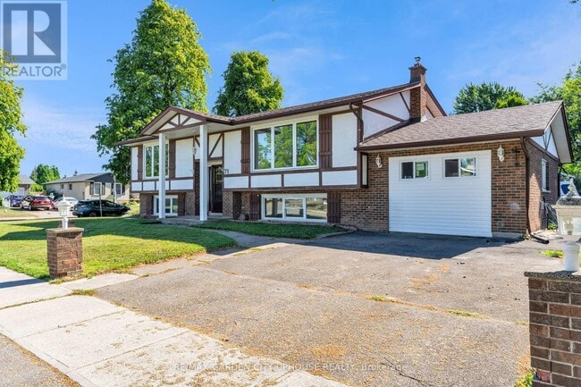 property at 71 Woodington Pl