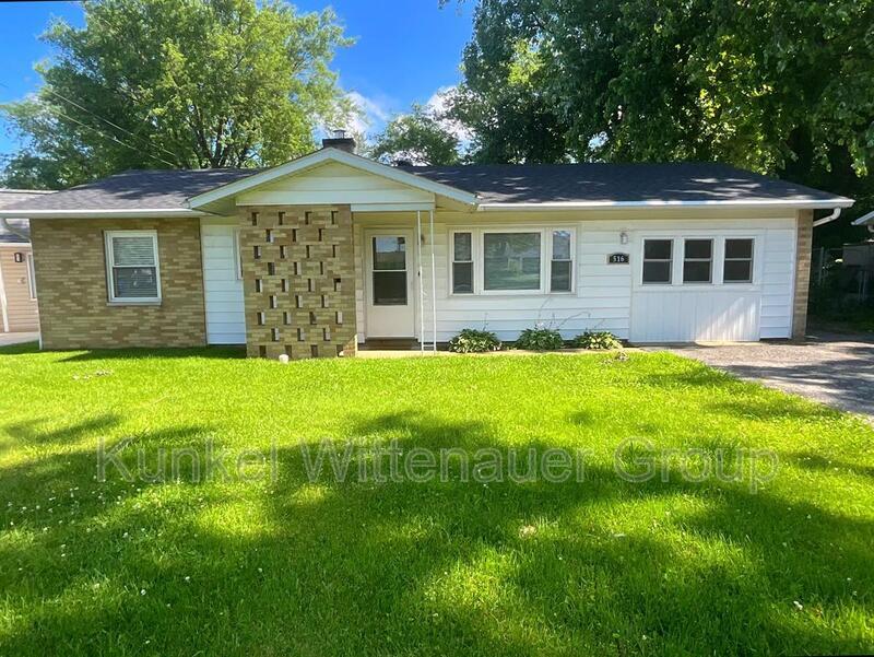 516 Joy Dr in O'Fallon, IL - Building Photo