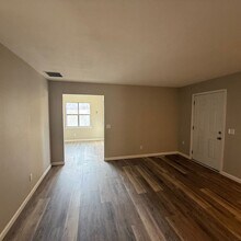 3309 W Riverside St in Springfield, MO - Building Photo - Building Photo