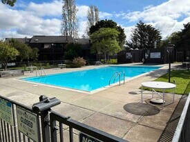 122 Tree Frog Ln, Unit 2 Bedroom 1200 sq.ft. in Santa Cruz, CA - Building Photo