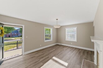 2405 Greenland Ave in Charlotte, NC - Building Photo - Building Photo